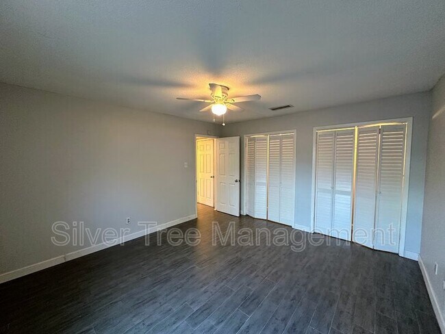 Building Photo - 4820 Wellesley Ave