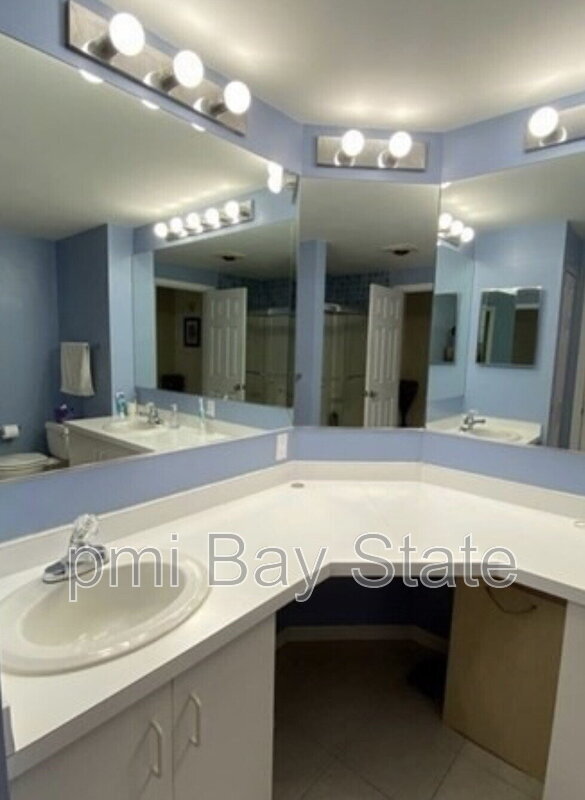 Building Photo - 10 Merganser Way