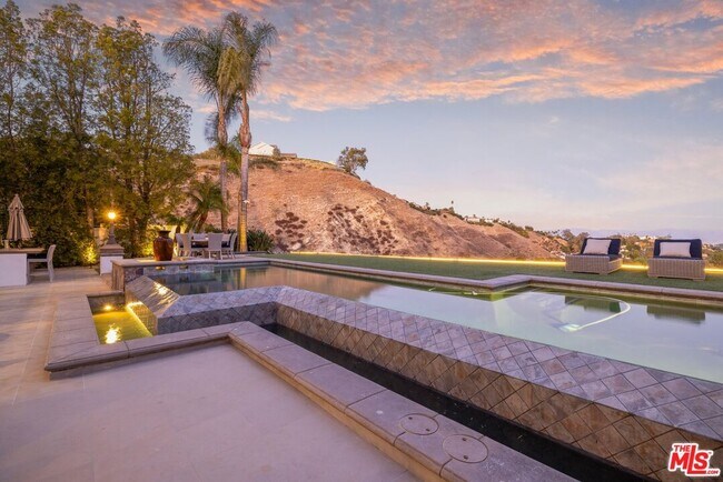 Building Photo - 4234 Prado De Los Pajaros