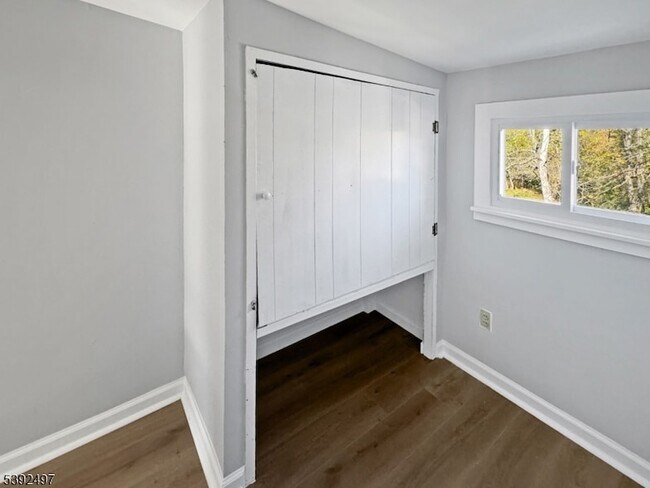 Building Photo - 5 Orams Ln