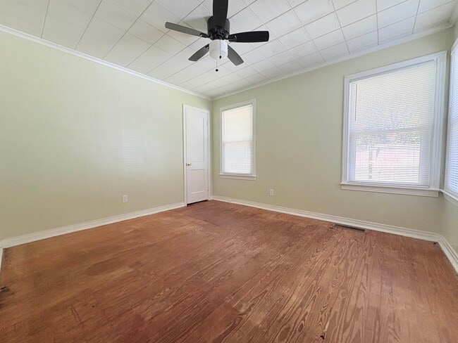 Building Photo - 3022 Livingston Rd