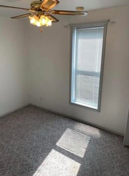 Building Photo - 516 S 12th St