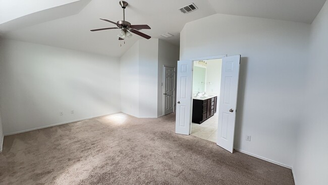 Building Photo - 2-story 4 bedroom home in Yowell Ranch! 6-MONTH LEASE