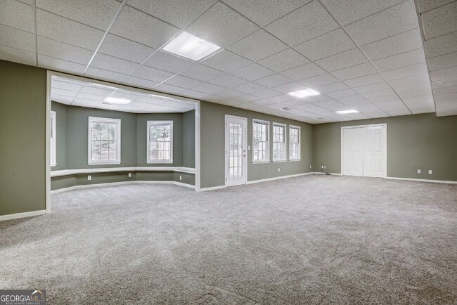 Building Photo - 9485 Nesbit Lakes Dr