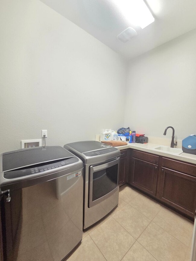 Building Photo - Single Story South Reno Stunner with Amenities Galore!!!