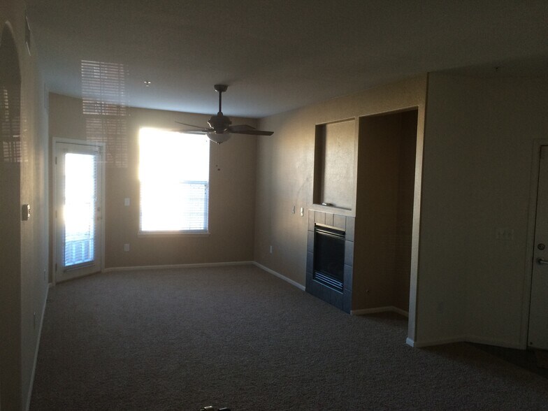 Building Photo - 1450 Blue Sky Way