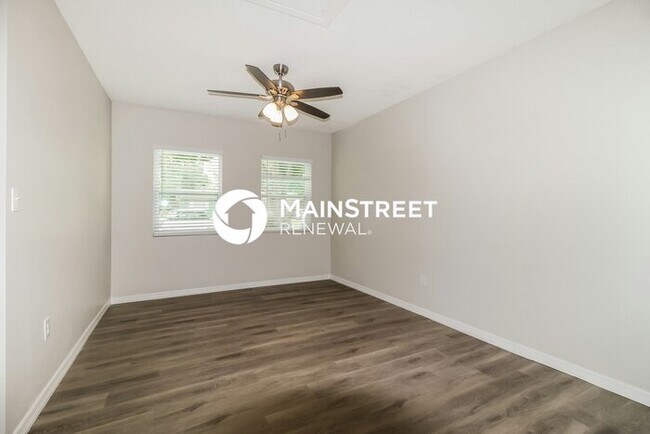 Building Photo - 3 Bedroom Pet-Friendly Home in Apopka, FL with Main Street Renewal