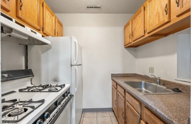 Building Photo - 25735 Lorain Rd