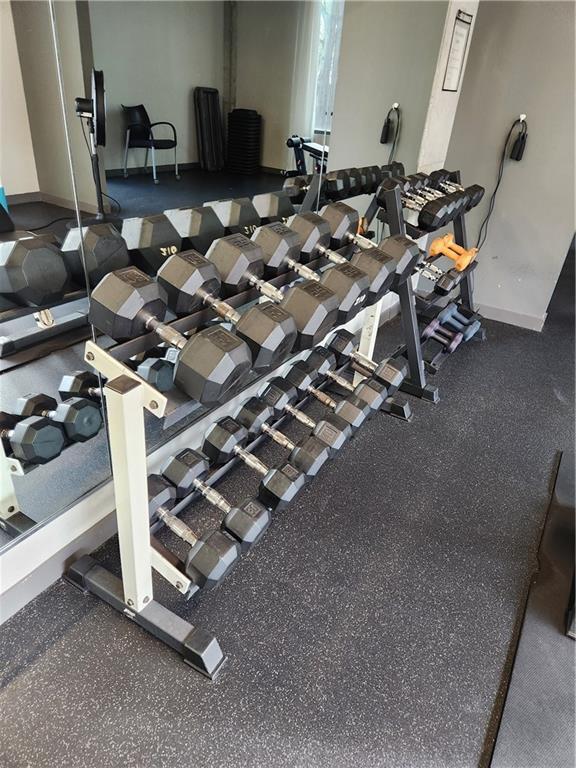 Building Photo - 335 W Ponce de Leon Ave