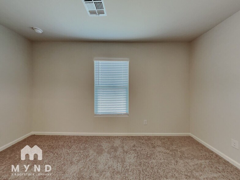 Building Photo - 10253 W Wenden Dr