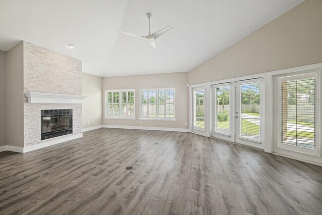 Building Photo - 113 Sea Garden Ct