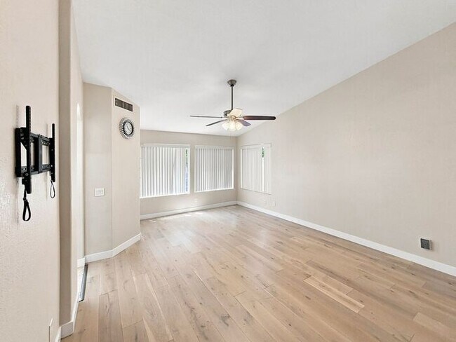 Building Photo - 4 Bedroom Home in the Heart of Ahwatukee for Rent