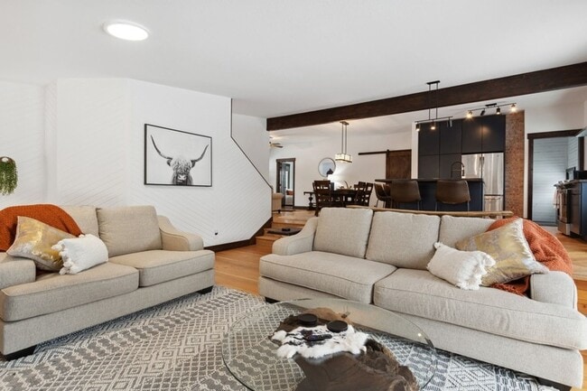 Building Photo - Beautiful Air Home Whitefish