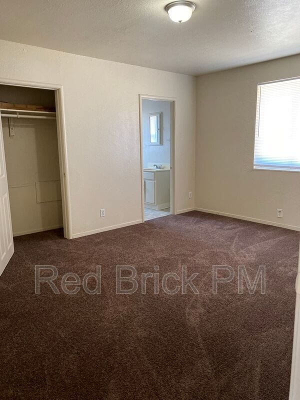 Building Photo - 489 Cedar Ave