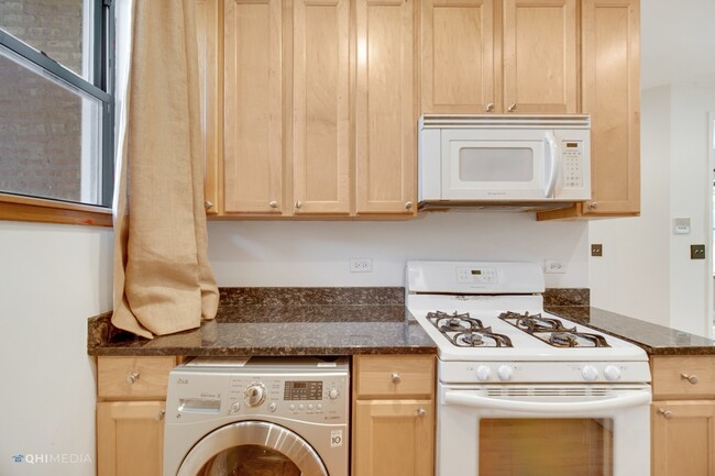 Building Photo - 5252 S Drexel Ave