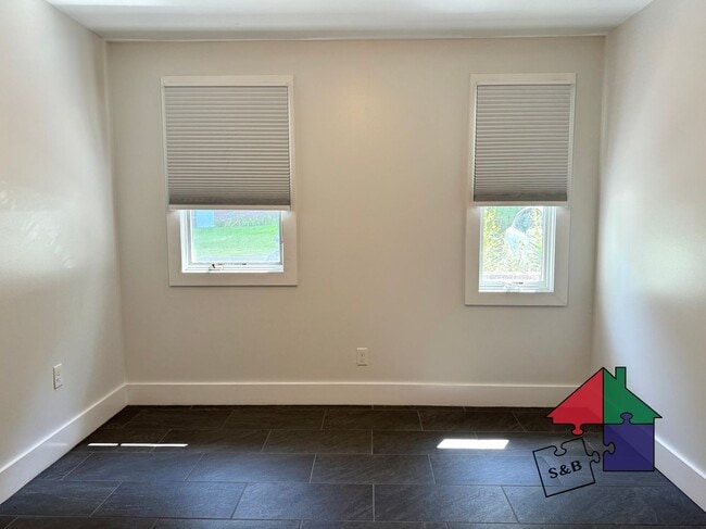 Building Photo - 60 Snowdrift Ln