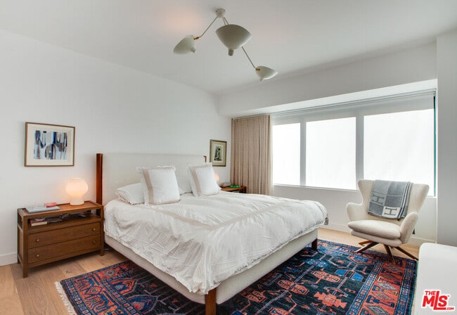 Building Photo - 10520 Wilshire Blvd