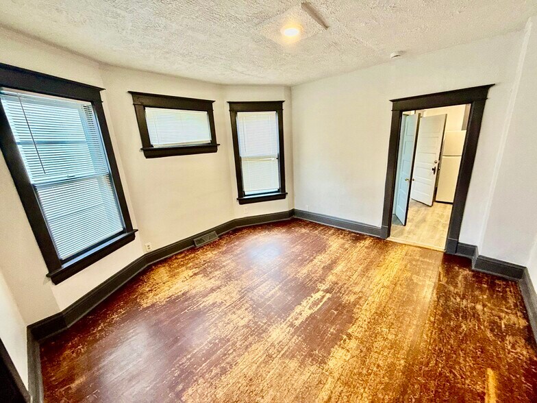 Building Photo - 3321 California St