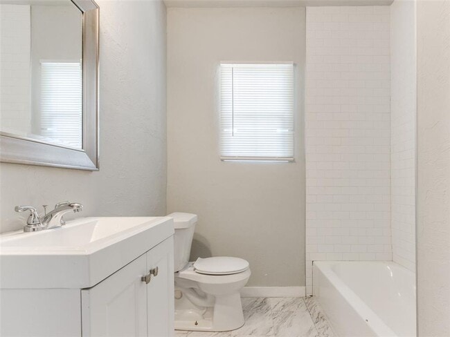 Building Photo - Charming Updated Bungalow in the Heart of Shawnee!