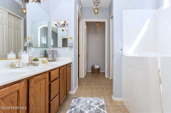 Building Photo - 6813 E Falon Ct