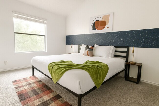 Building Photo - 1040 Clayton Ln