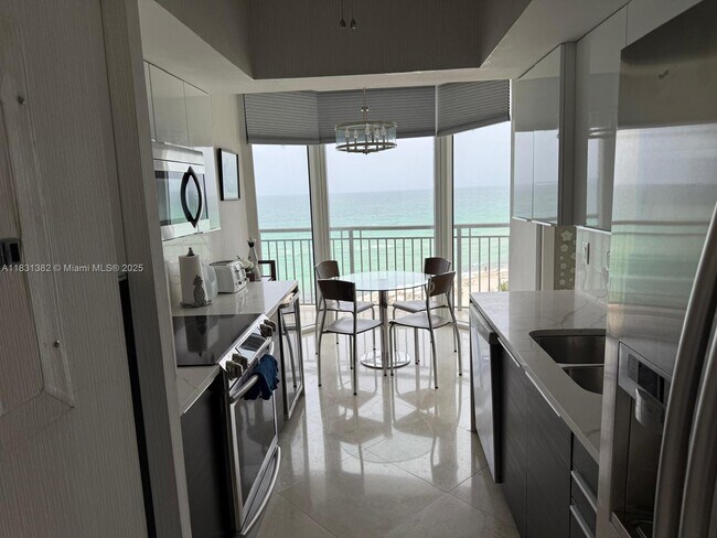 Building Photo - 17375 Collins Ave