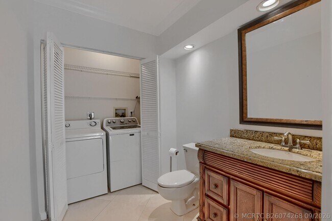 Building Photo - 23061 Aqua View