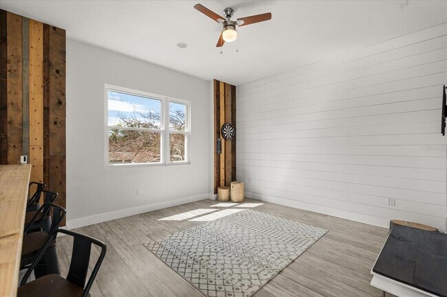 Building Photo - 668 Overspin Dr