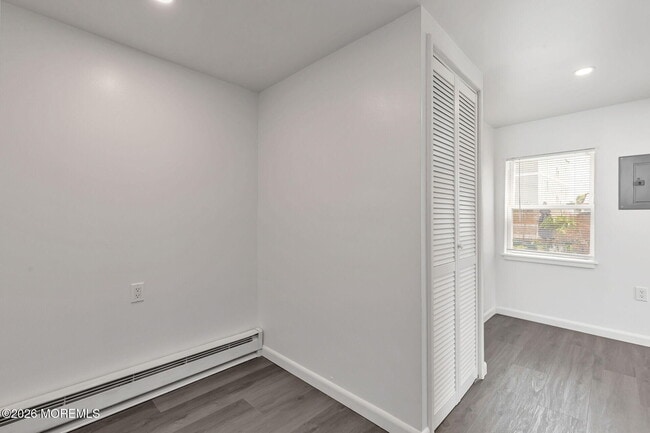 Building Photo - 18 5th St