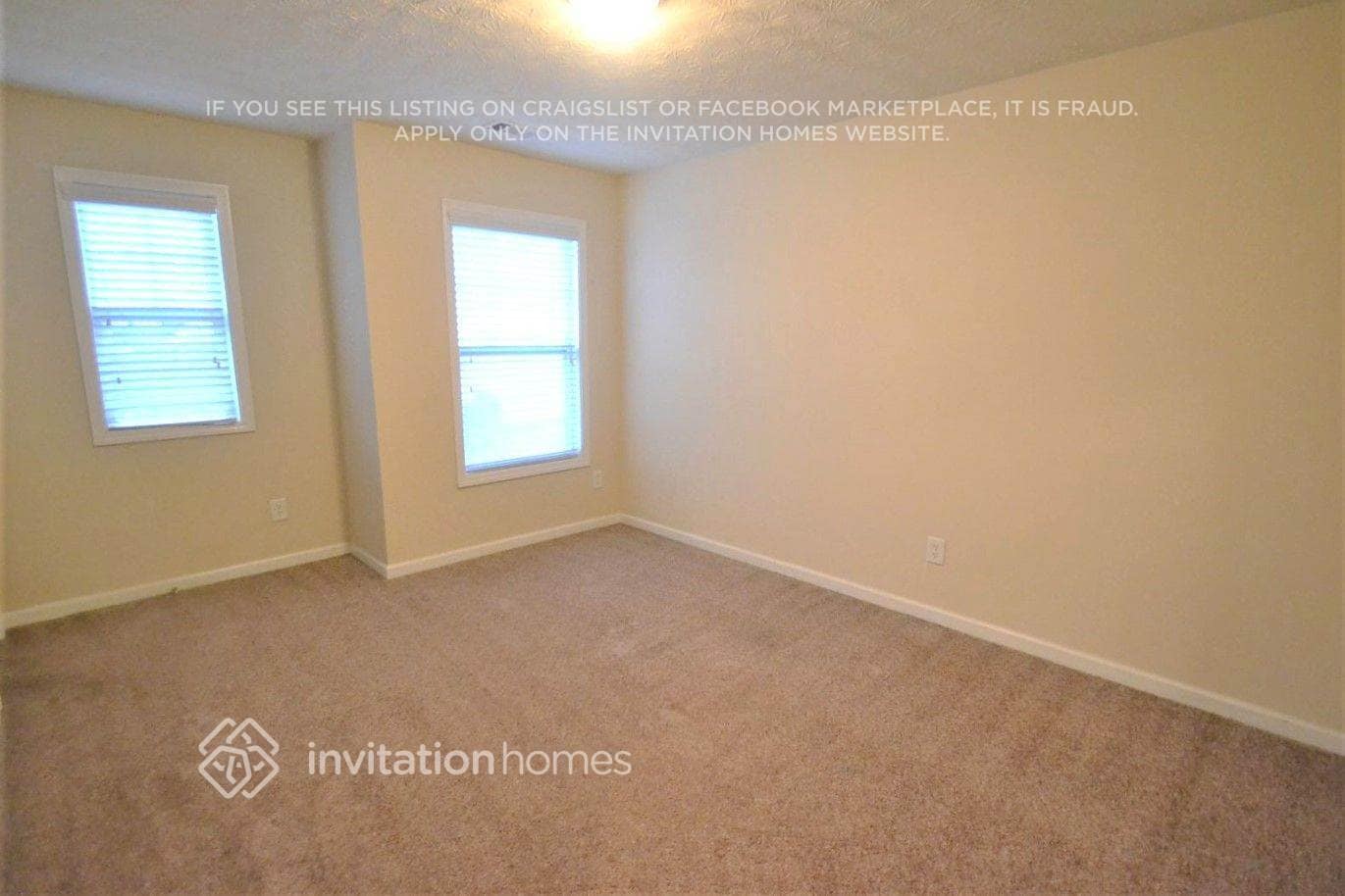 Building Photo - 915 Tamarisk Pl