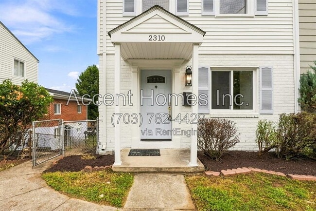 Building Photo - 2310 Riverview Terrace