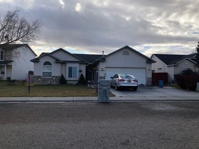 Primary Photo - Single level Home on Culdesac!