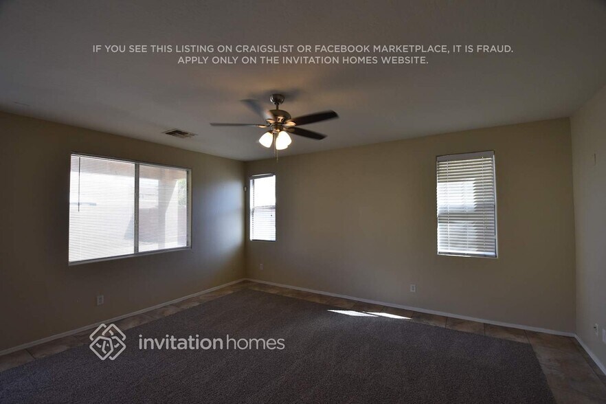 Building Photo - 7613 S 65th Ln
