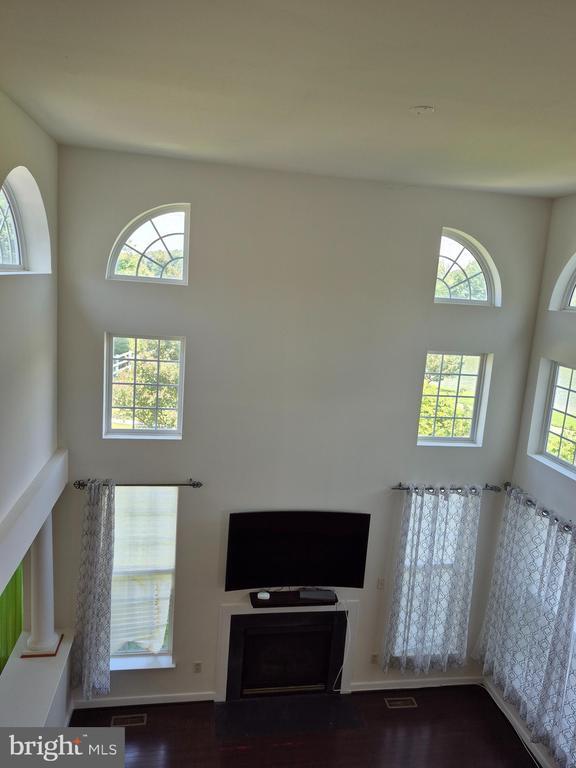 Building Photo - 11701 Fair Oaks Way