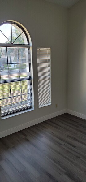 Building Photo - 3317 Hillmont Cir