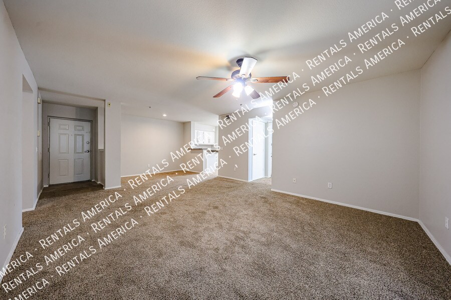 Building Photo - 2025 E Campbell Ave