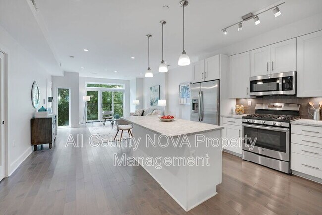 Building Photo - 3821 14th St NW