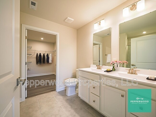 Building Photo - 4555 Duparc Way