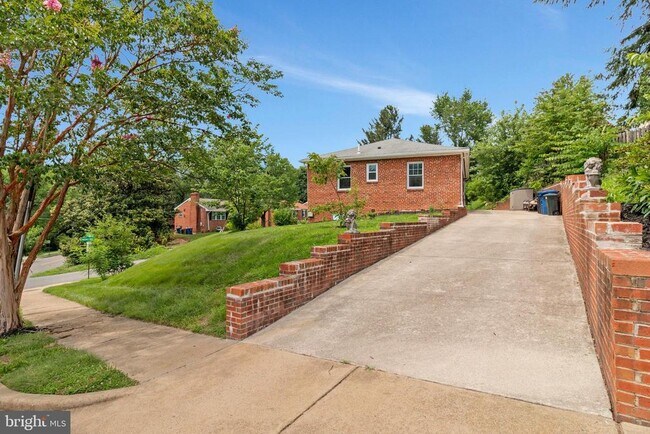 Building Photo - 301 Moncure Dr