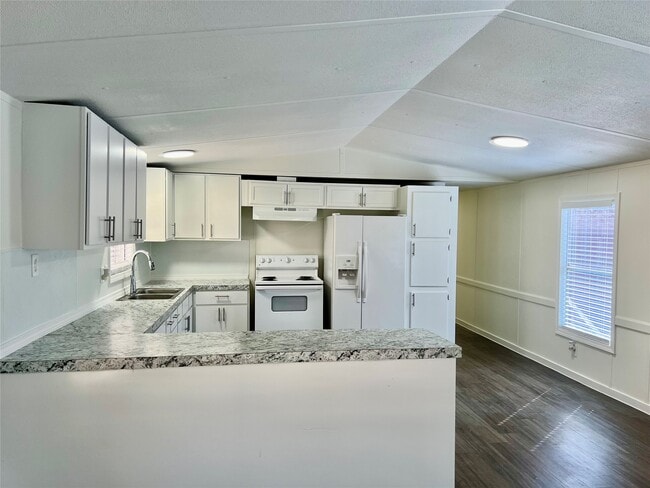 Building Photo - 20517 N Navasota St