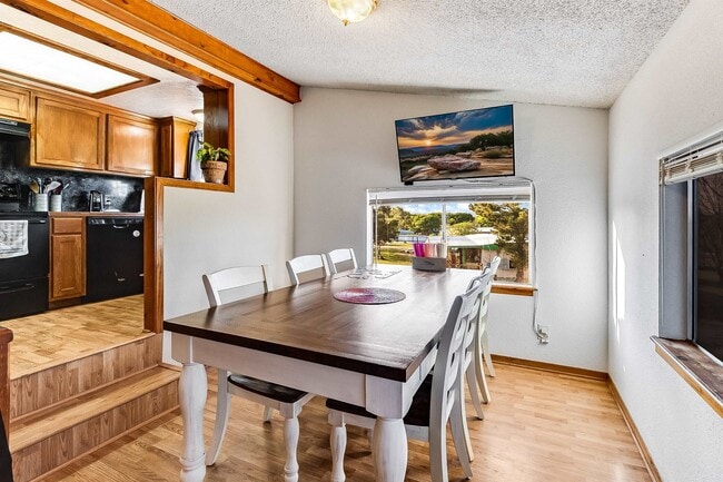 Building Photo - 288 Ballard St