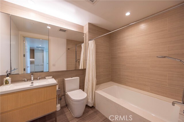 Building Photo - 877 Francisco St