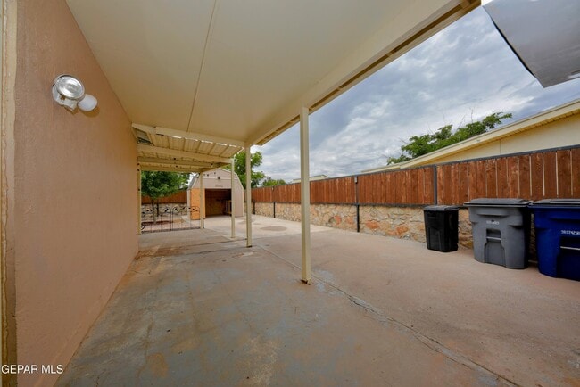 Building Photo - 10348 Darin Rd