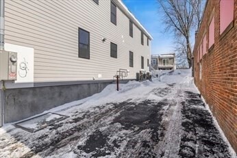 Building Photo - 322-324 Pearl St