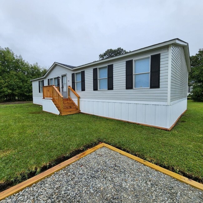 Building Photo - Coming Soon (December 2025)!! Beautiful 3 bedroom, 2 bath mobile home