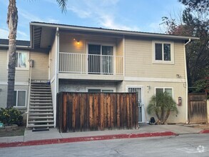 Building Photo - Chase Upstairs Apartment