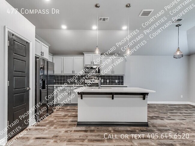 Building Photo - 477 Compass Dr