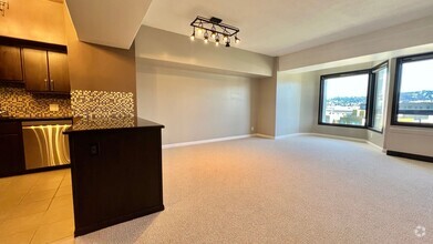 Building Photo - Lovely and Stylish Condo - 1 Bed, 1 Bath a...