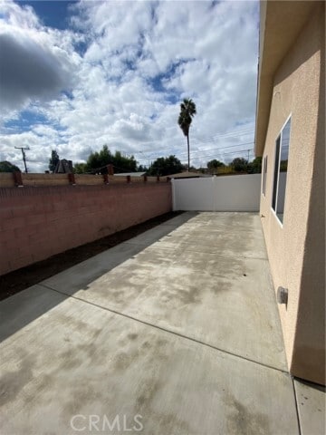 Building Photo - 2402 W Maple Ave