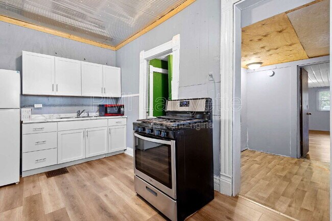 Building Photo - 120 W 3rd St